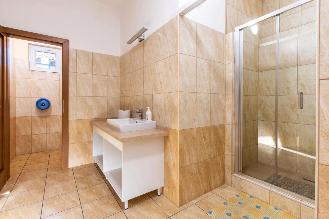 Hotel Napfeny Panzio Es Rendezvenyhaz Kecskemét Exteriér fotografie