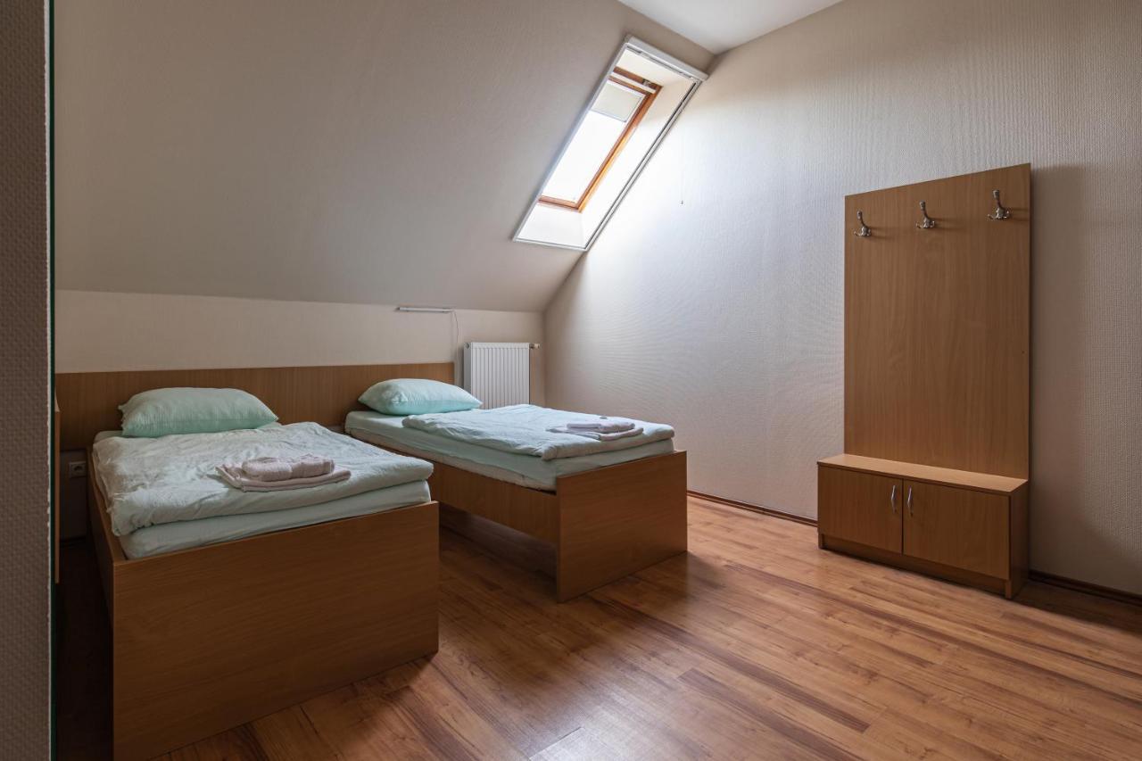 Hotel Napfeny Panzio Es Rendezvenyhaz Kecskemét Exteriér fotografie