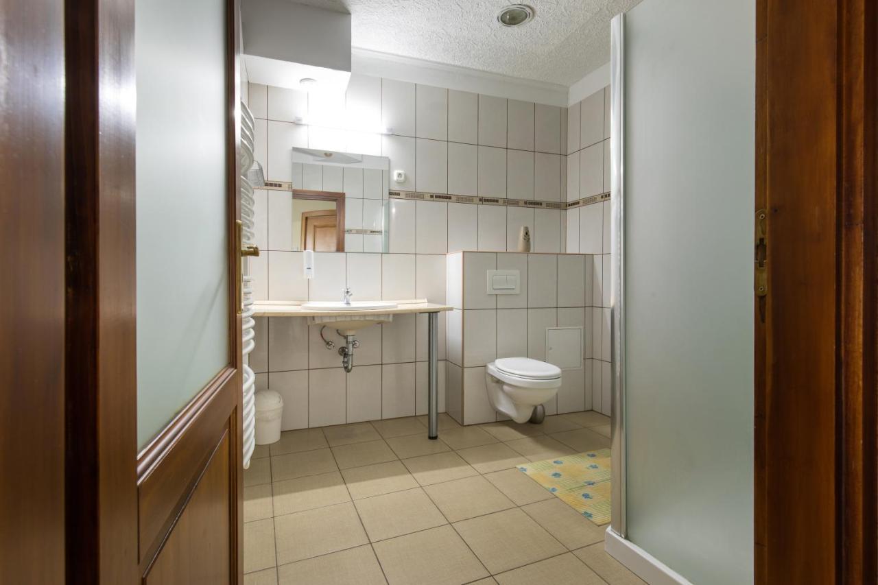 Hotel Napfeny Panzio Es Rendezvenyhaz Kecskemét Exteriér fotografie